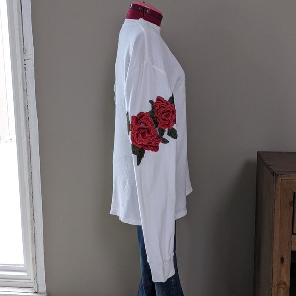 🌹Vintage🥀Furst of a Kind | White Thermal Long Sleeve Embroidered Rose Ap - Picture 7 of 13